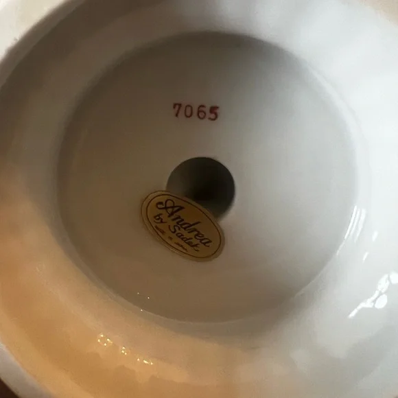 Andrea by Sadek Cherub White Porcelain Figurines - Picture 6 of 6